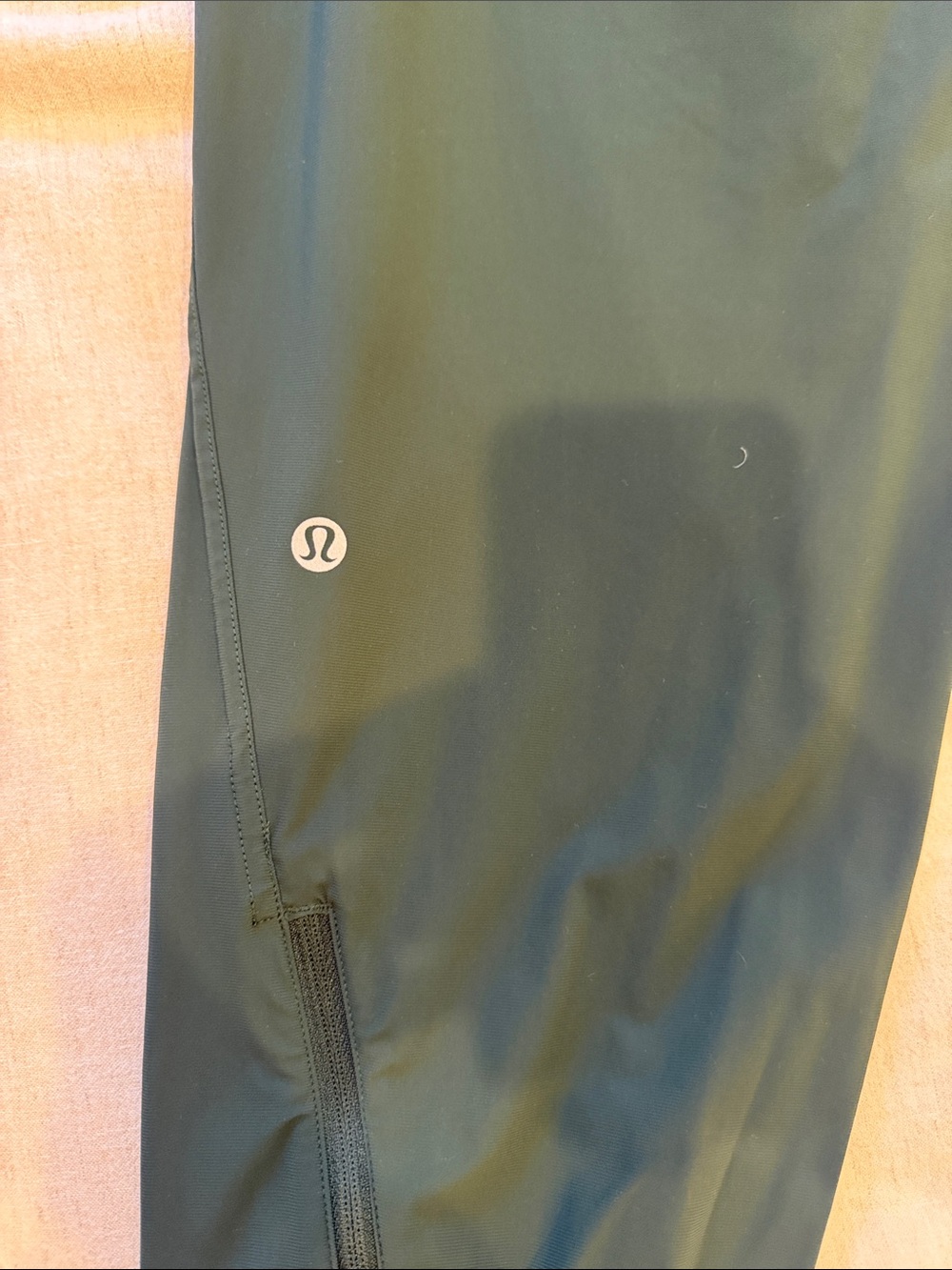 lululemon athletica women’s Dark Green Joggers - Picture 4 of 5